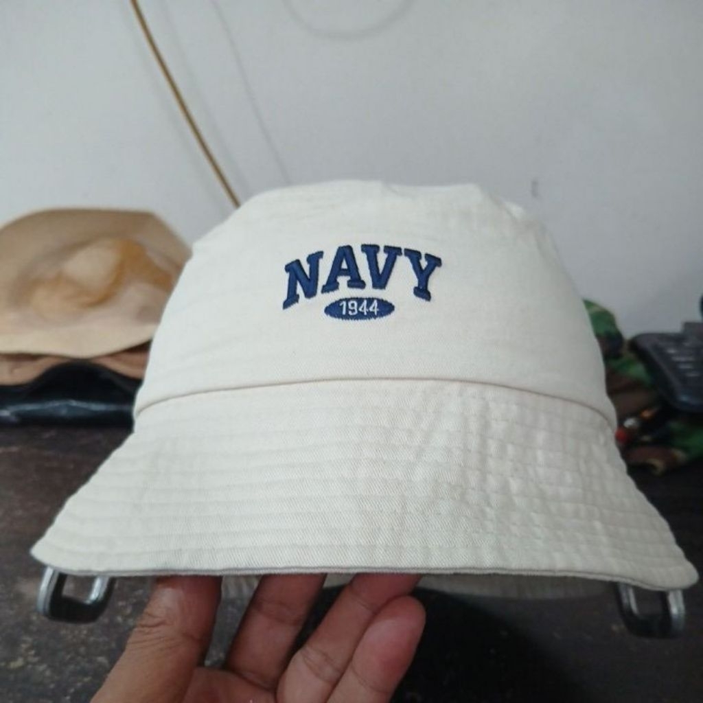 KATUN หมวกบักเก็ตผ้ายีนส์หนา สีคซู ปักโลโก้ NAVY SHOOTER มือสอง Original builtup ไซส์ SM รอบ 56-57cm