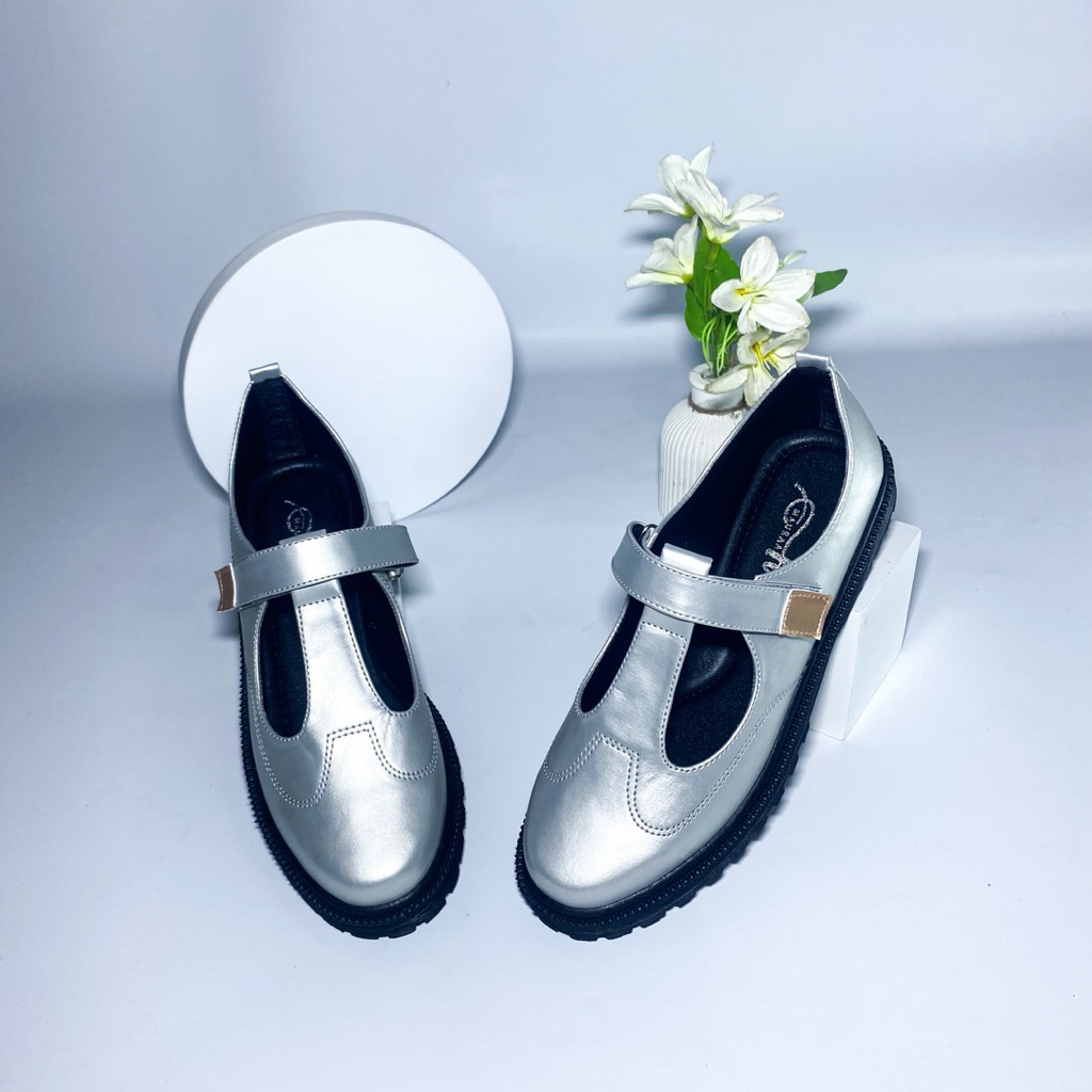 รองเท้าผู้หญิง Docmart Queen Silver Maura