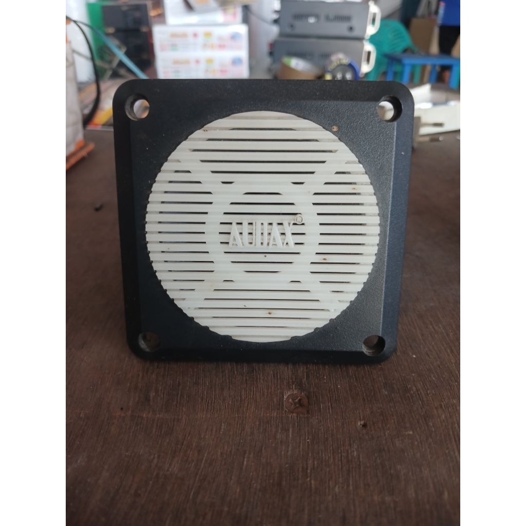 ทวีตเตอร์ AX 61c Plank สีขาว