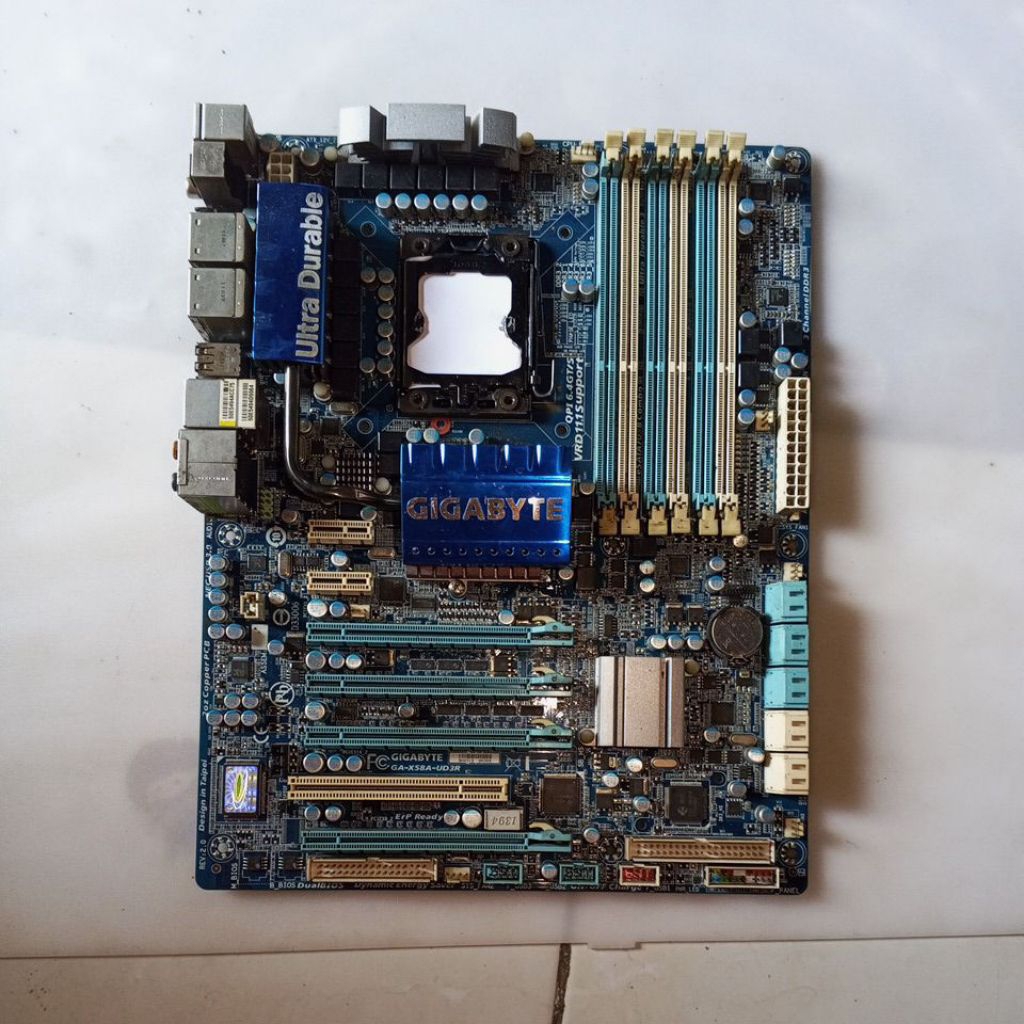 เมนบอร์ด GIGABYTE GA-X58A-UD3R พร้อมโปรเซสเซอร์แกน i7-50 LGA1366