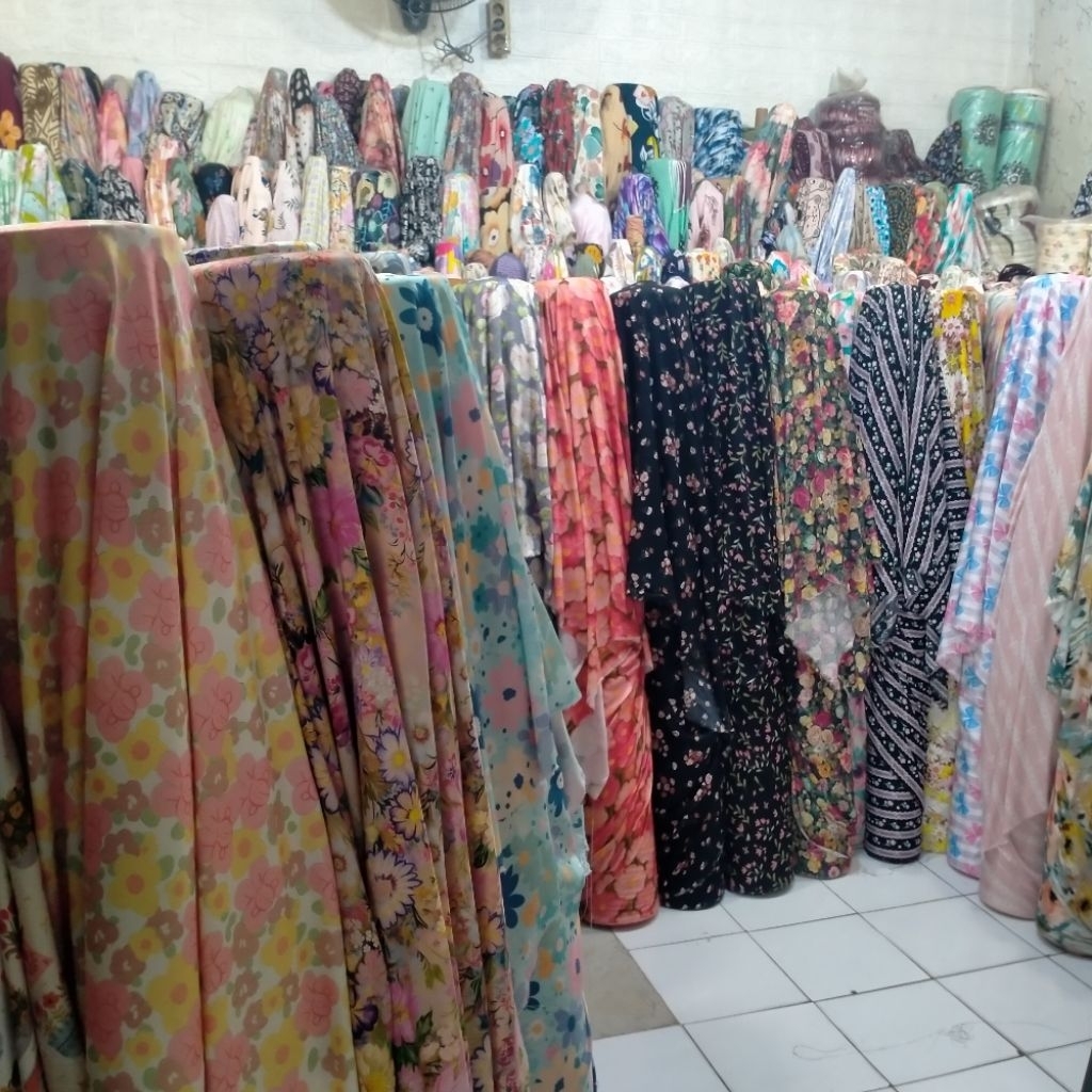 KATUN New motif ผ้าคอตตอนเรยอน motif, ราคาที่ระบุ/เมตรครึ่ง (0.5 mtr)