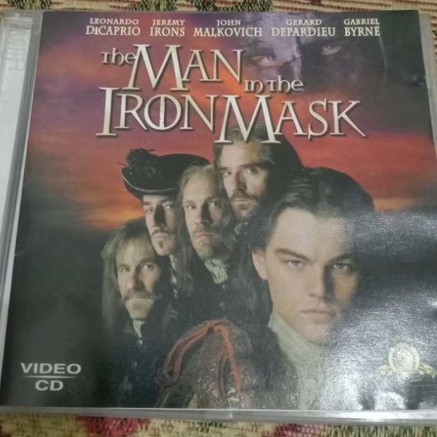 VCD ORIGINAL THE MAN WITH IRON MAN WITH IRON MASK Feat Leonardo Stampario Text อินโดนีเซีย