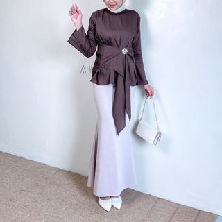 Awear - Alika Bell Sleeve Blouse Linen Blend Atasan Wanita Basic Fitted Waist