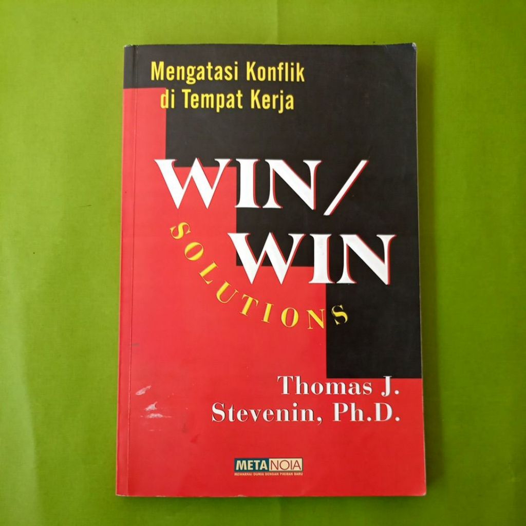 หนังสือโซลูชั่น WIN/WIN ที่ใช้แล้วต้นฉบับ: OVERCOST ในงาน PLACE - THOMAS J. STEVENIN (DP)