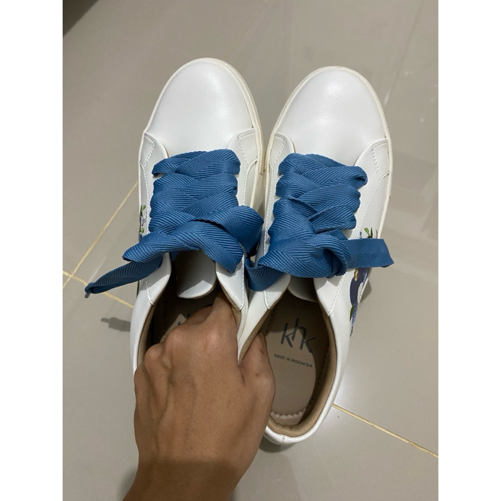 [preloved] khk รองเท้าผ้าใบผู้หญิง เย็บปัก ไซส์ 41