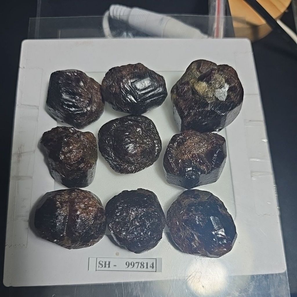 แพ็คเกจ RED GARNET ROUGH ORIGINAL NATURAL STONE
