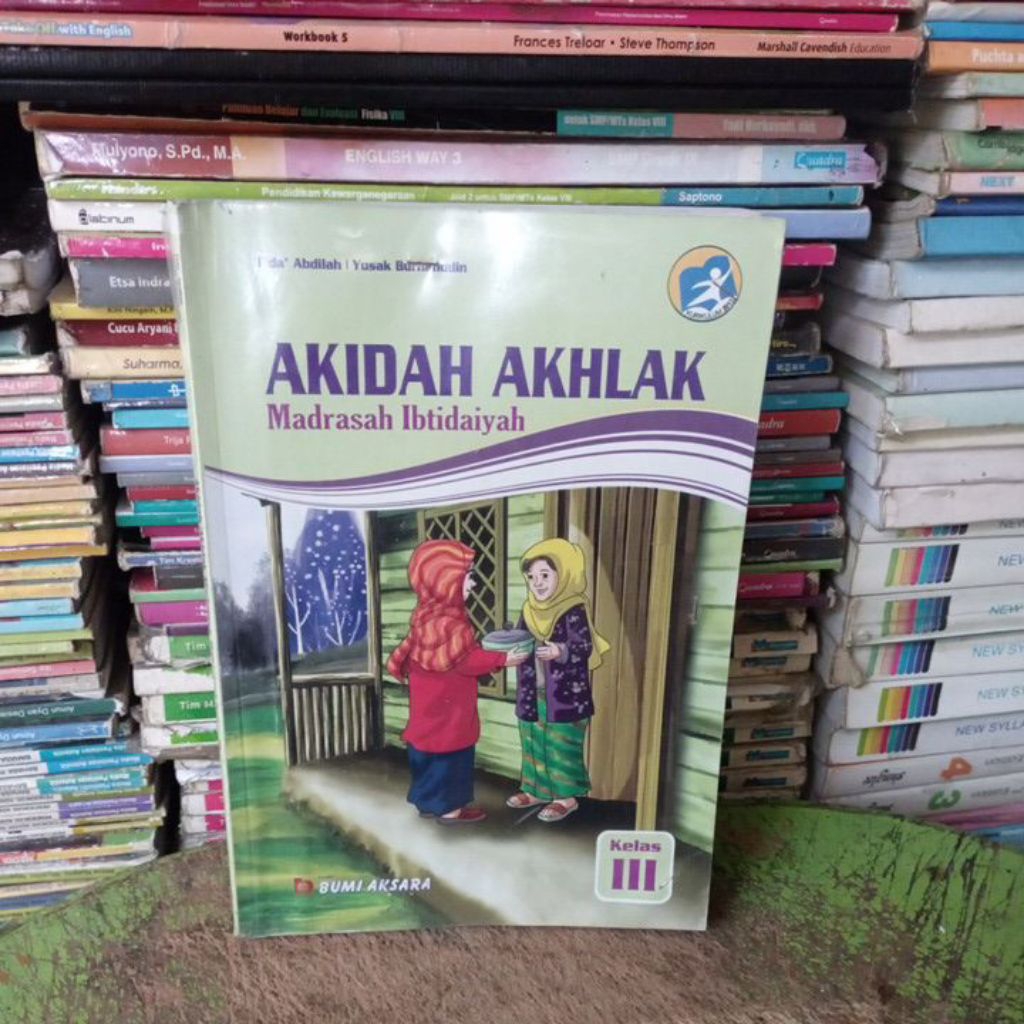 หนังสือ Aqidah Akhlak Madrasah Ibtidayah Class 3/III K13 Bumi อักษรา