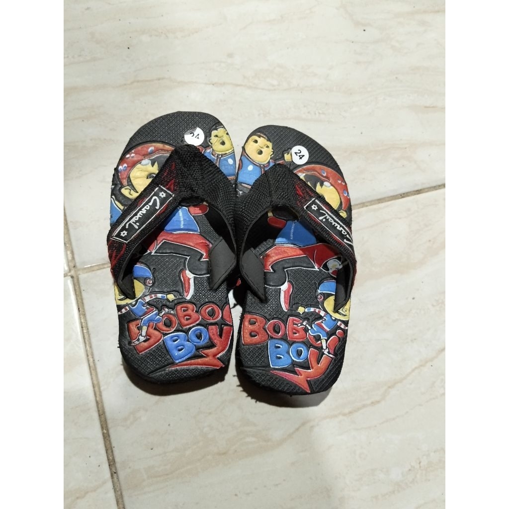 โกดังรองเท้าแตะตัวละคร boboiboy และ shiva