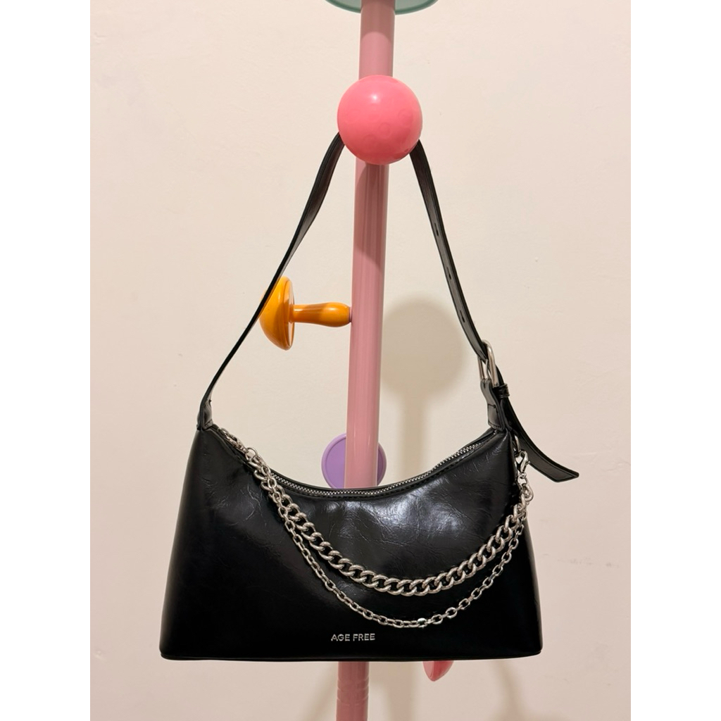 Prlvd Atwood Chain bag by Age Free