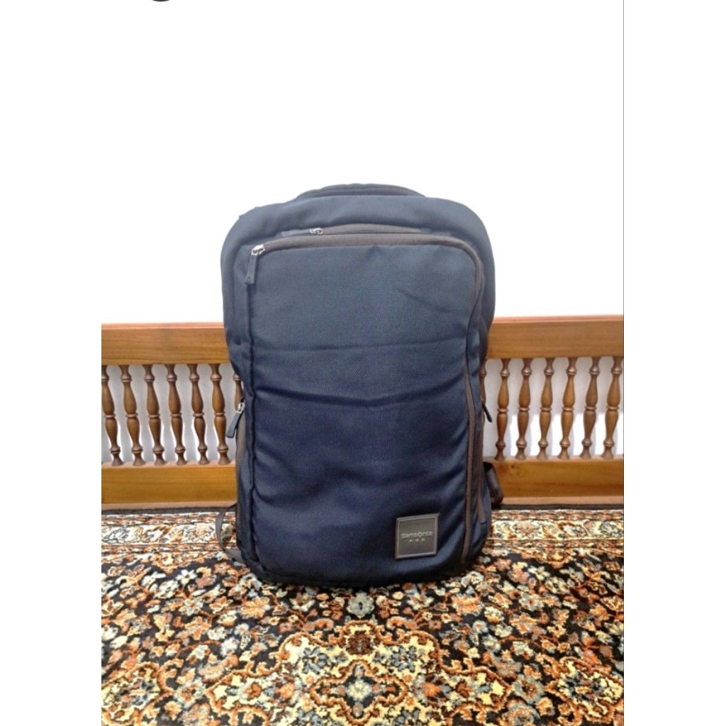 กระเป๋าเป้สีแดง Samsonite