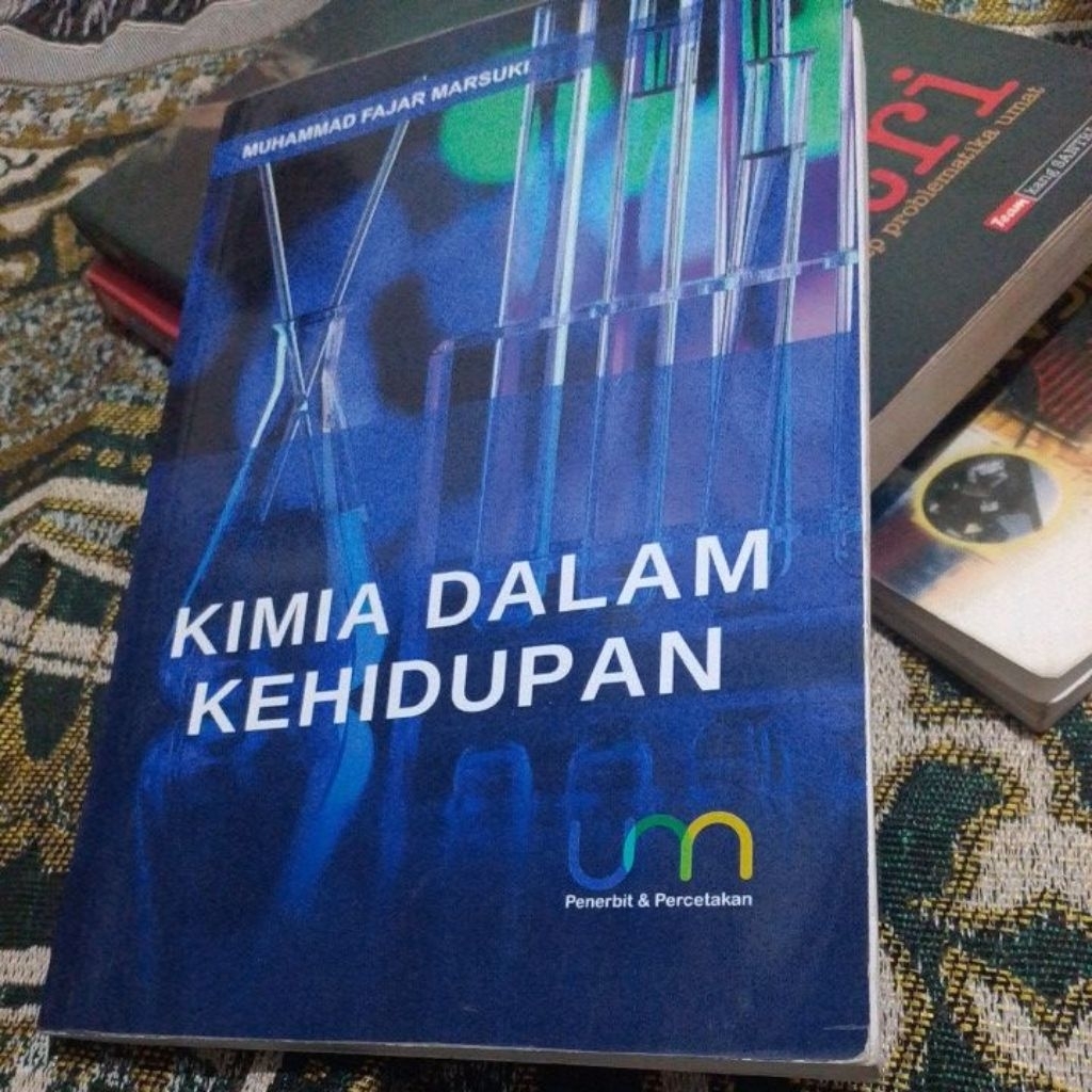 เคมีในชีวิตโดย Muhammad Fajar Marsuki
