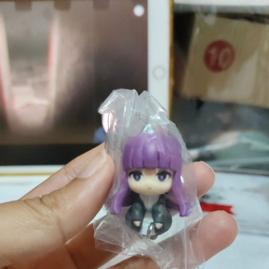 พวงกุญแจฟิกเกอร์ Fern frieren อย่างเป็นทางการ