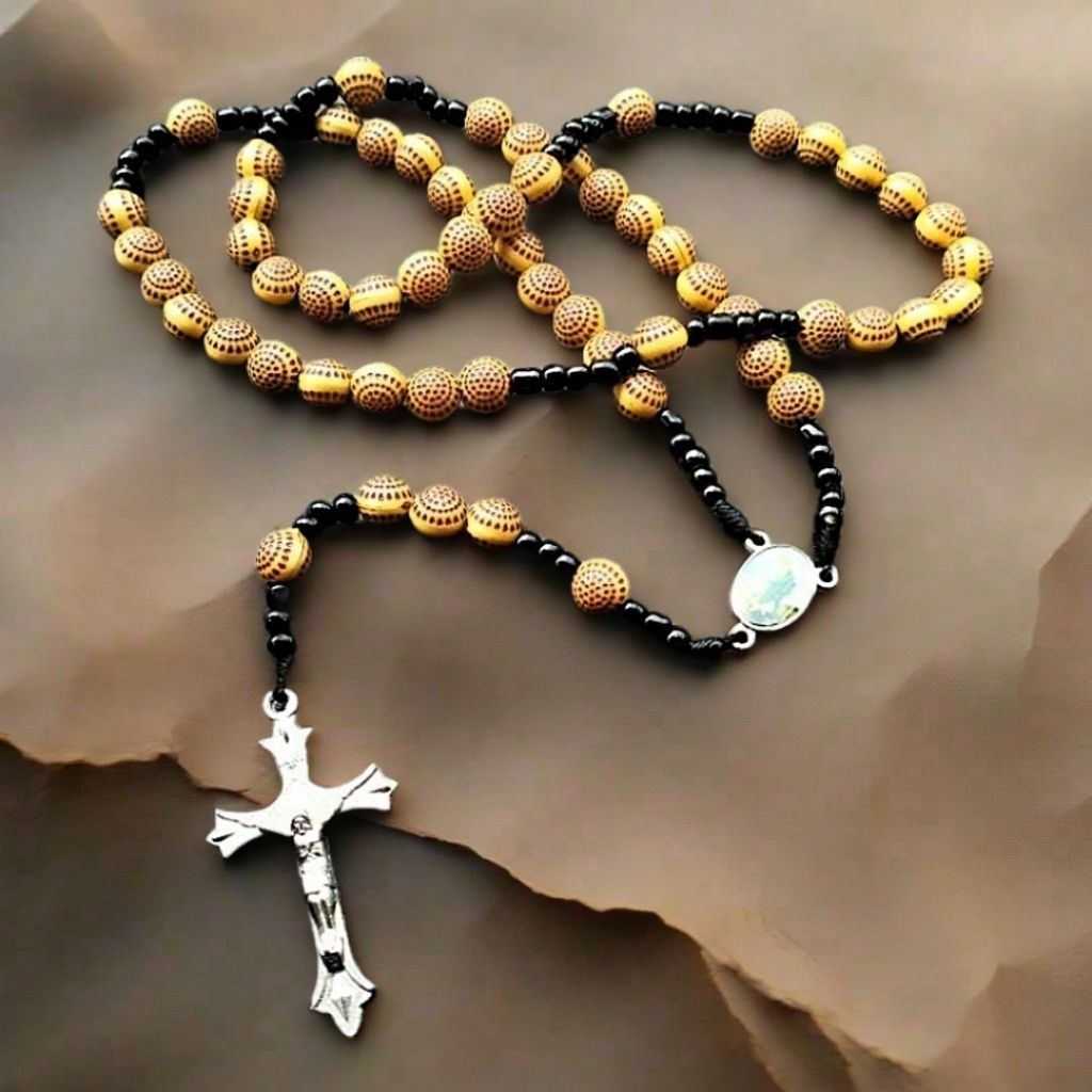 R31 ROSARY WOODEN CROSS MOTIF TITANIUM CATHOLIC CONTRACT