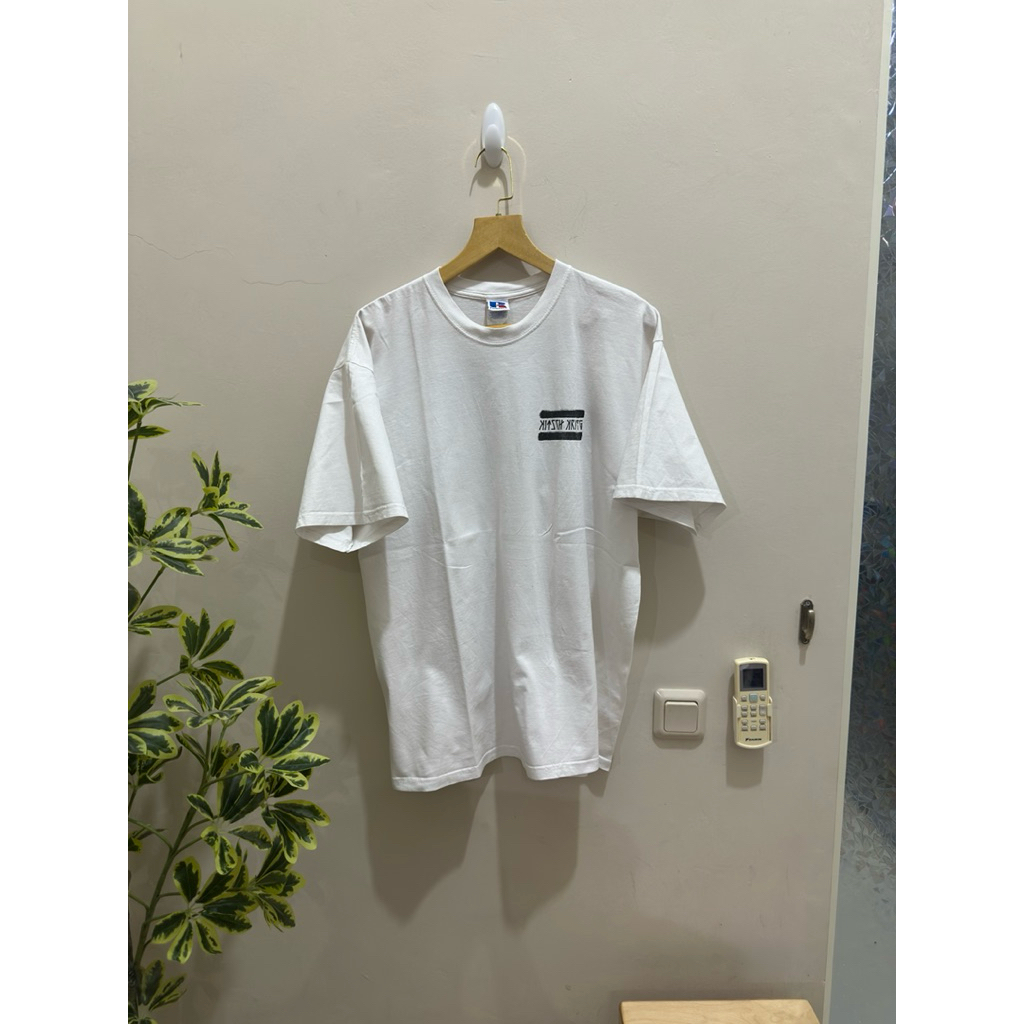 เสื้อยืด KitschKrieg โดย Russell Athletic Build Up Preloved