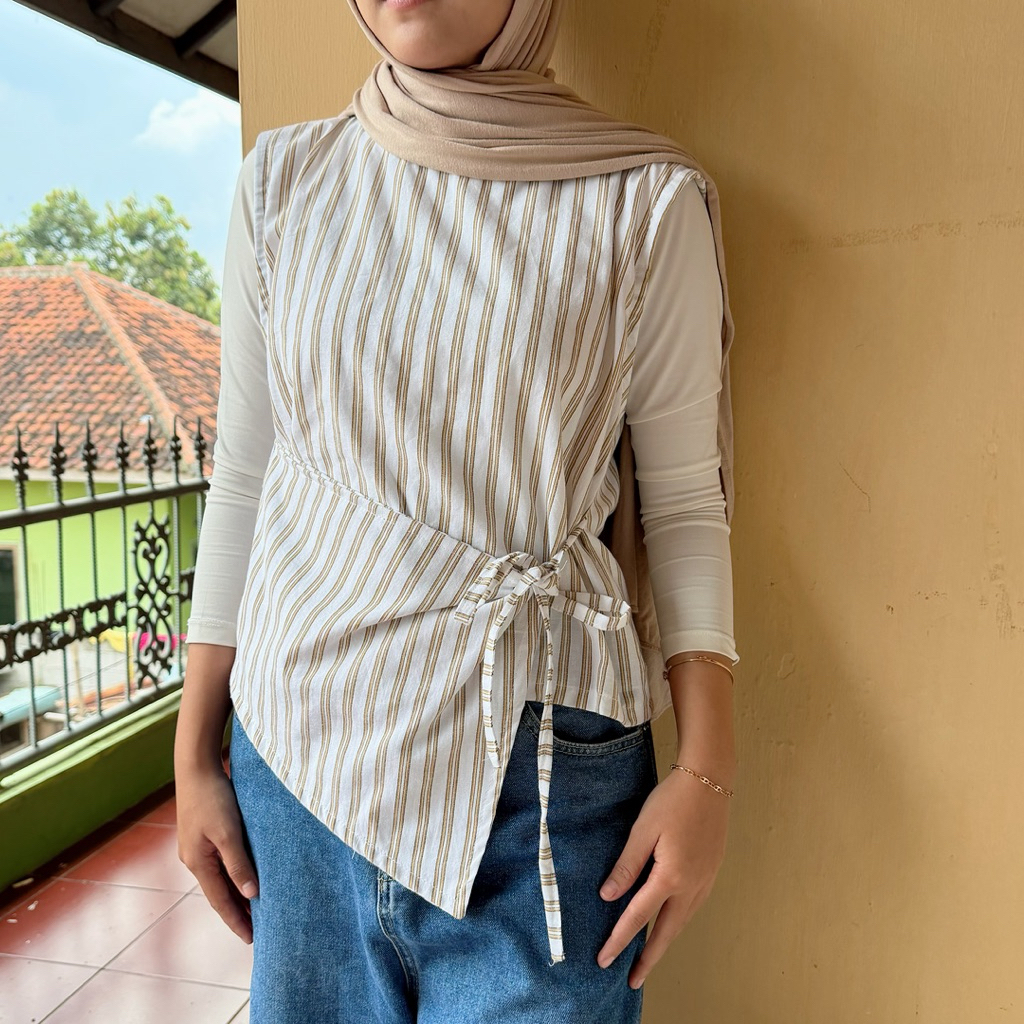 KATUN Alysa Stripe Vest แถบผ้าฝ้ายทันสมัย