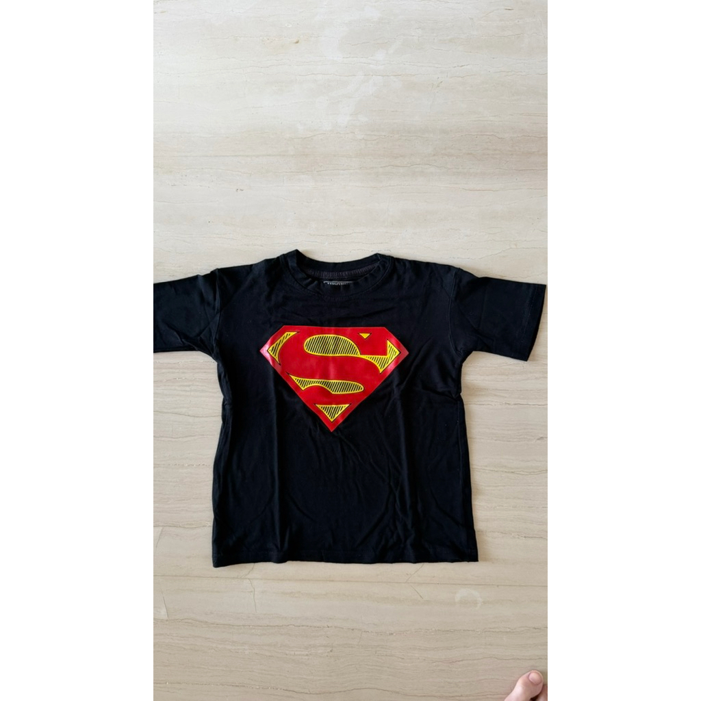 เสื้อยืด Preloved superman ไซส์ L