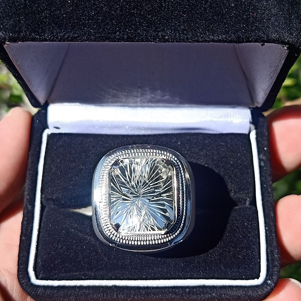 แหวนผู้ชายพร้อมตาอเมทิสต์น้ํา, KALIMANTAN, เต็มตัด, YIN YANG MOTIF (HANDMADE MONEL RING, SIZE 9)