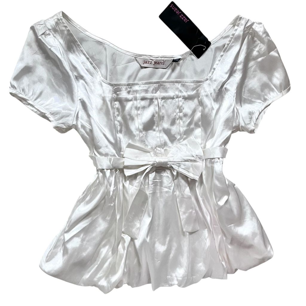 Milkmaid บอลลูนริบบิ้นด้านหน้า Silky Sateen Squareneck Puffy Babydoll Top | ซาติน coquette cottageco