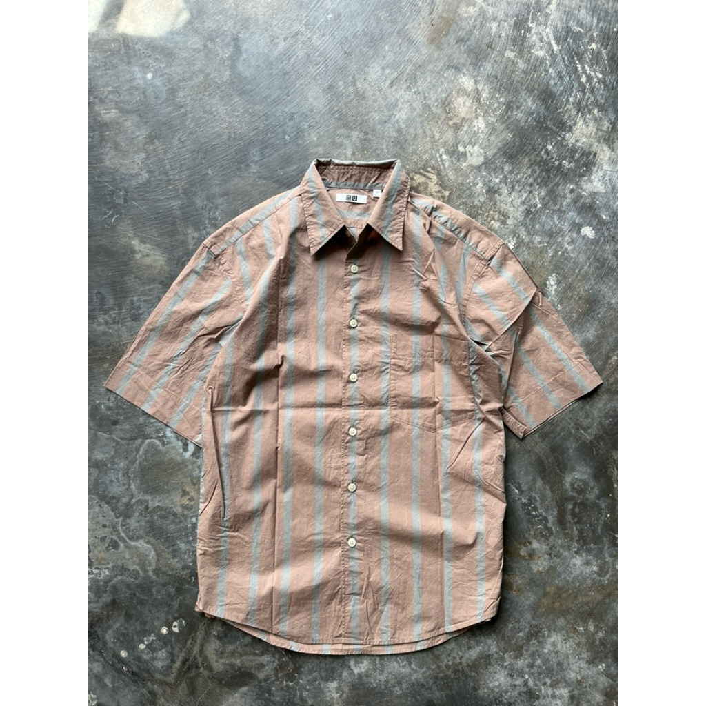 เสื้อเชิ้ต UNIQLO U ลายทาง