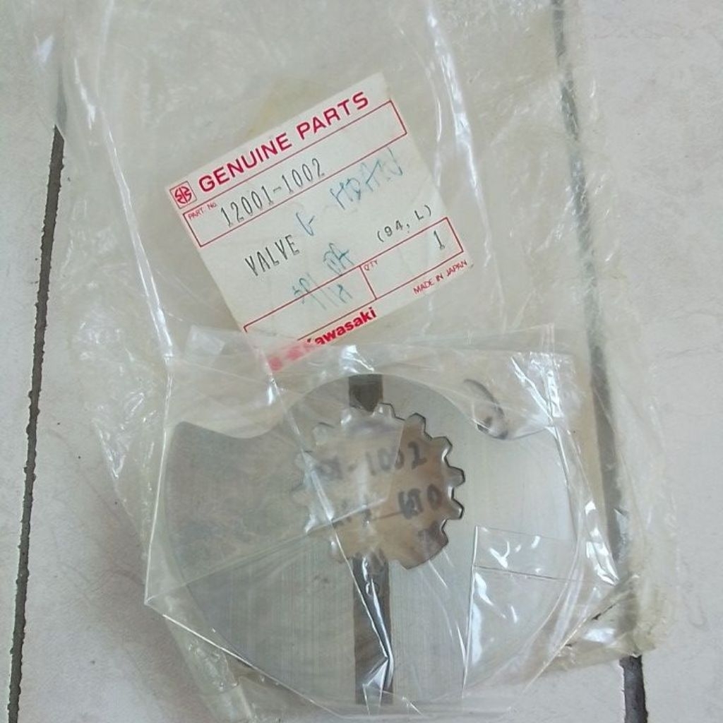 Kawasaki KH100 KH110 KH125 Binter GTO วาล์วโรตารี่ใหม่ญี่ปุ่น 12001-1002