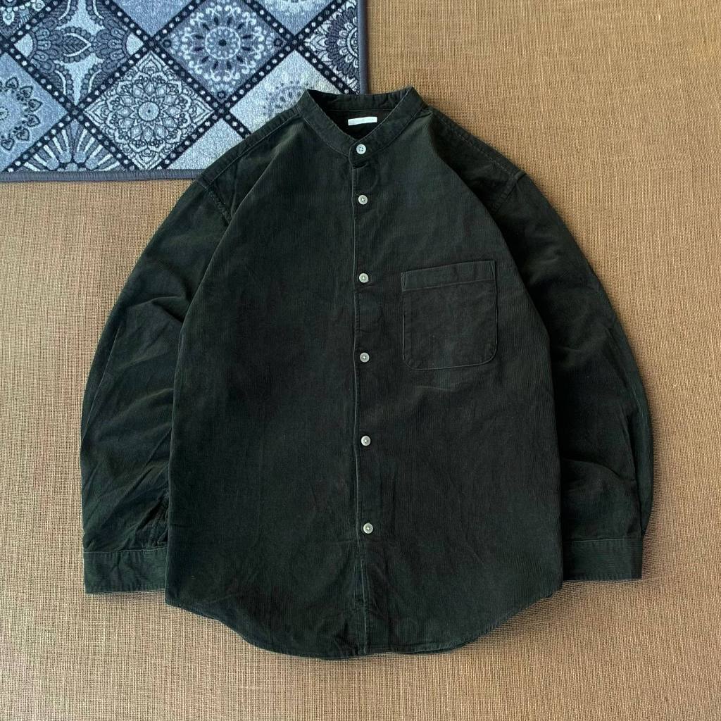 KEMEJA Gu Corduroy เสื้อเชิ้ต ไซส์ L ของแท้ 100% 010626Nn