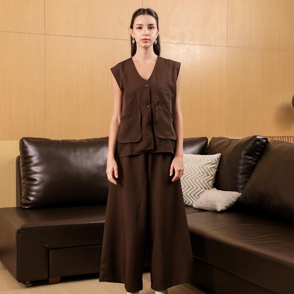 Asiro Lexi One Set Woolstric One Set Earth Tone ชุดเสื้อและกางเกงผู้หญิงเกาหลีอินเทรนด์ล่าสุด