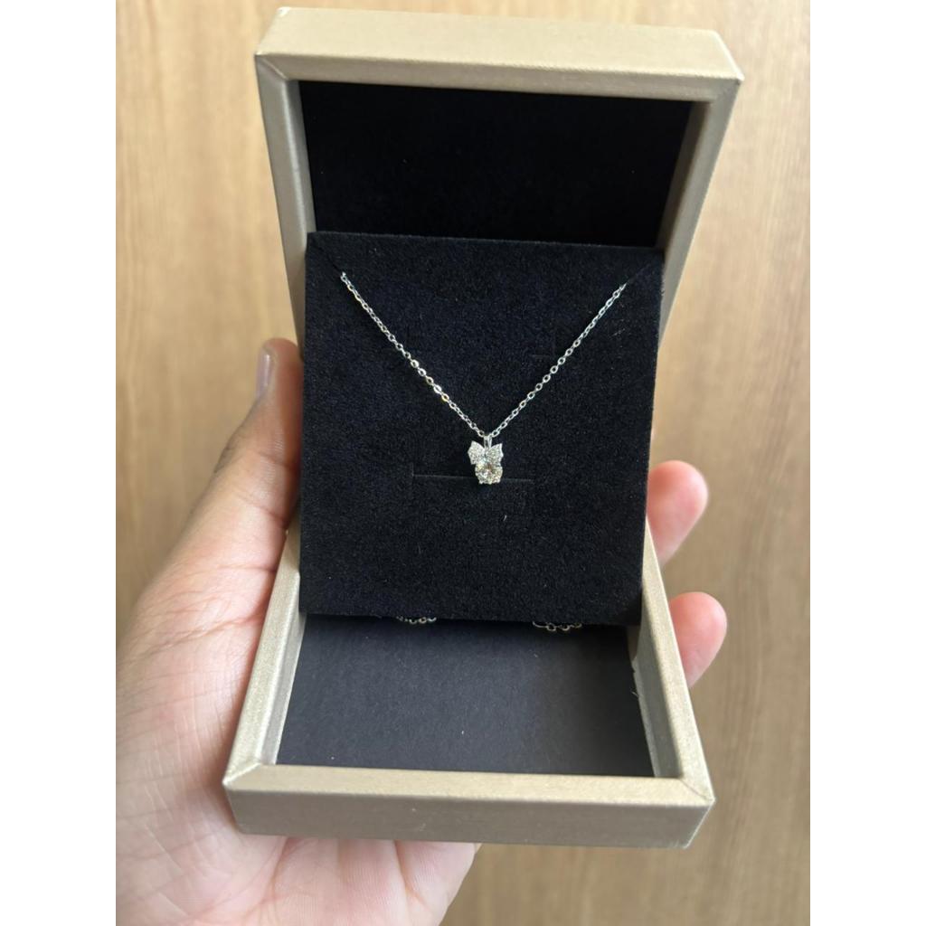 - สร้อยคอริบบิ้น Moissanite สีเงิน 925 (KSM 25) 0.5CT