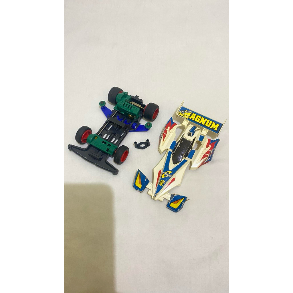 Tamiya Cyclone Magnum Super 1 แชสซีสีเทา