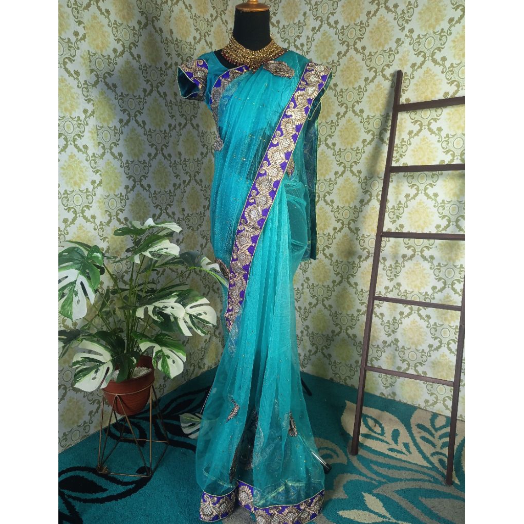 LUXURIOUS INDIAN SARI