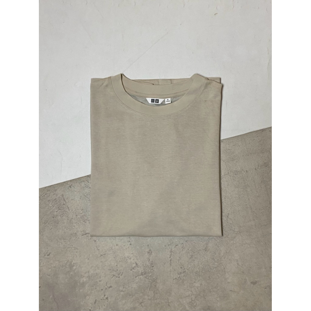 ZT 823 - UNIQLO U***