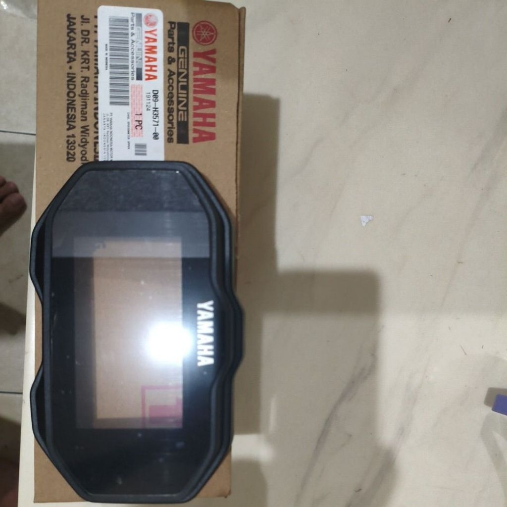 ฝาครอบกระจก YGP KM aerok alpha D09 h3571 00 กิโลมิเตอร์