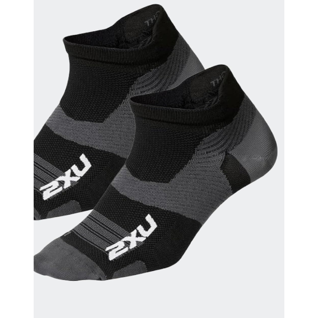 2XU Two Times You UA7027E-BLK/TTM Running MARATHON Socks, Vector Ultra Light Crew No Show Socks, สีด