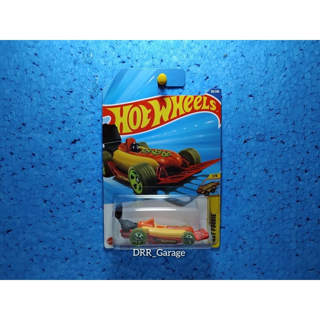Hot Wheels Street Wiener (ยางสีเขียว)