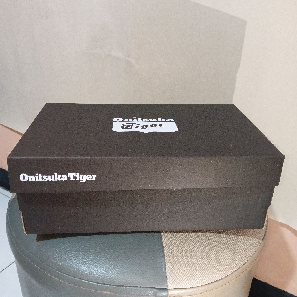 Box_shoes 0nitsuka Junior (ไม่ใช่ผู้ใหญ่)