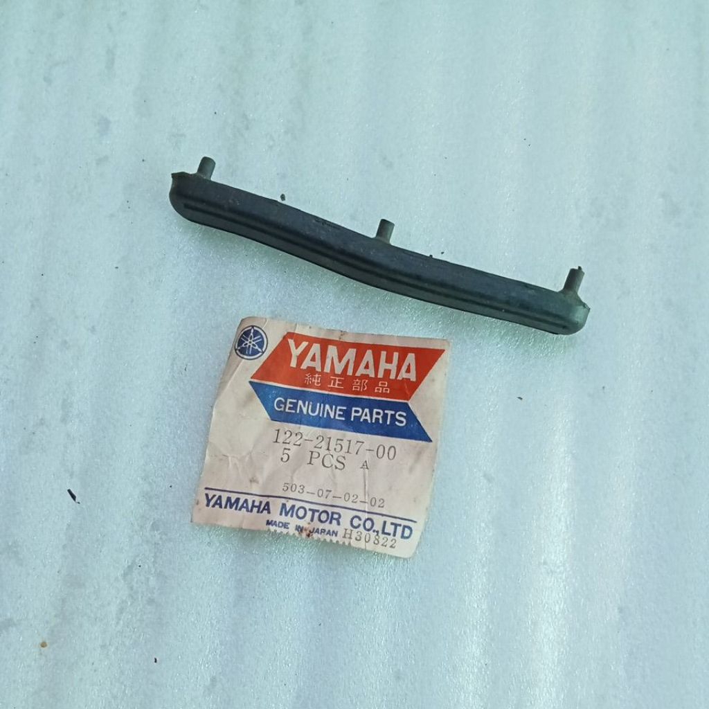 Yamaha YG1 YJ1 YJ2 YL1 เบาะบังโคลนหน้ายาง 122-1517-00