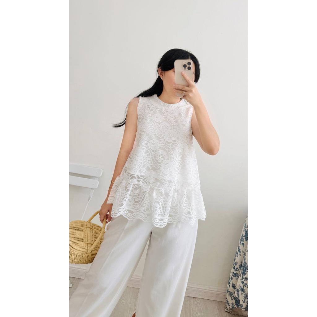 YARA LACE TOP / LACE TOP / ท็อปส์ซูผู้หญิง