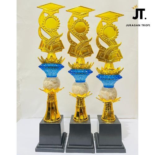 ใหม่ล่าสุด GRADUATION TROPHY 1 ชุด 3 เล่ม MARBLE, CROWN และ ASHTRAY COMBINATIONS (CODE B2) HEIGHT 50