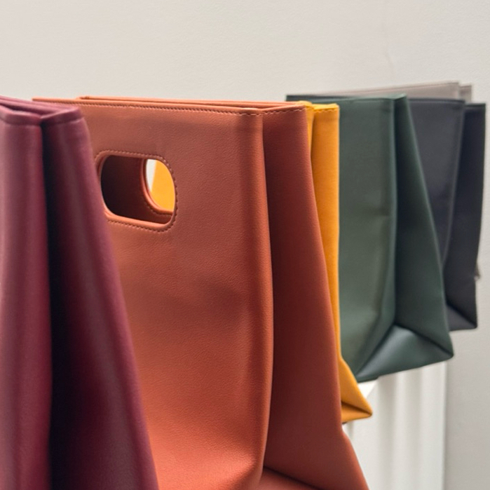 กระเป๋า LOKAL Dakota โดย Eloquence อินโดนีเซีย | Unique Local Square Tote Bag ทําจากหนังสังเคราะห์