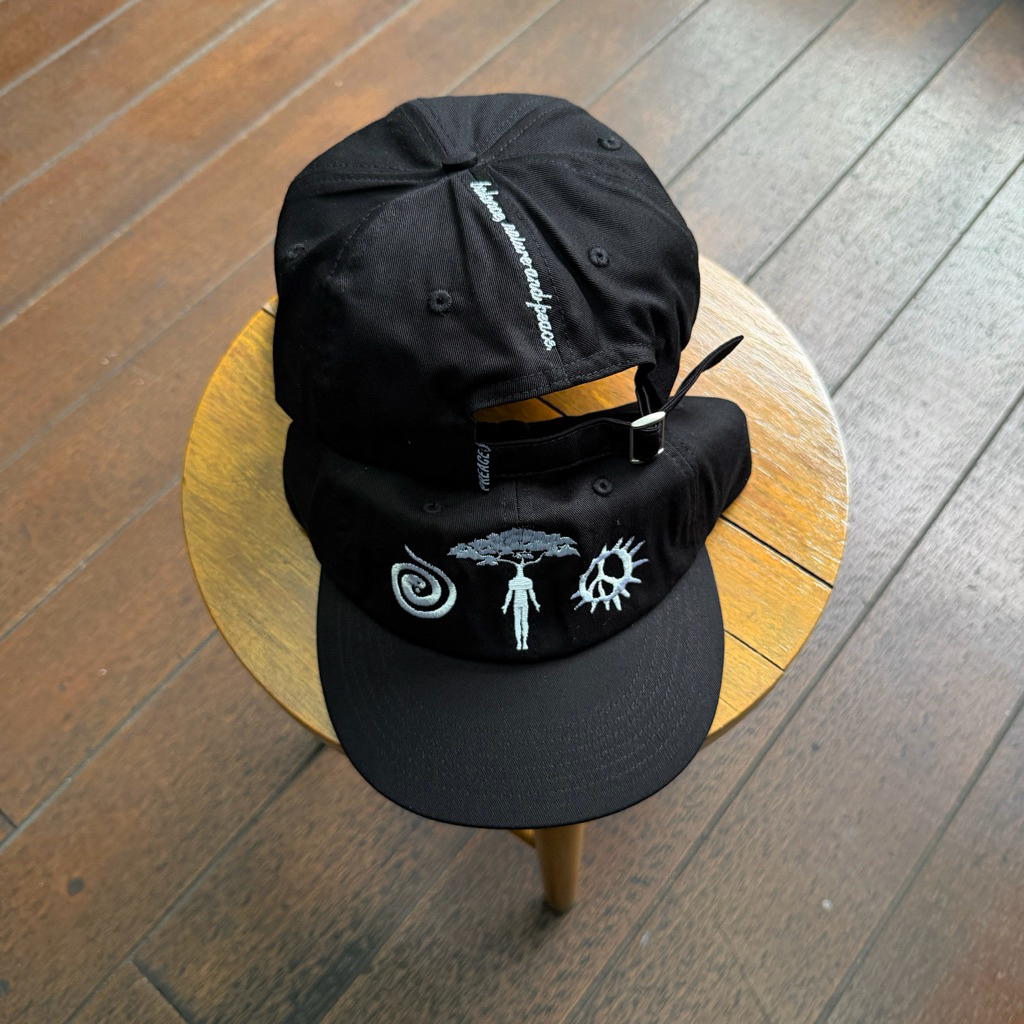 Preace Balance Nature & Peace 6 Panel Cap สีดํา (ปีกสั้น)