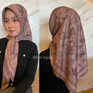 Hijab Segi Empat Voal Motif Premium Daily Scarf Laser Cut 110x110 - Kerudung Voal Sublim Floral Terbaru 2026 Anti Letoy & Bikin Tirus