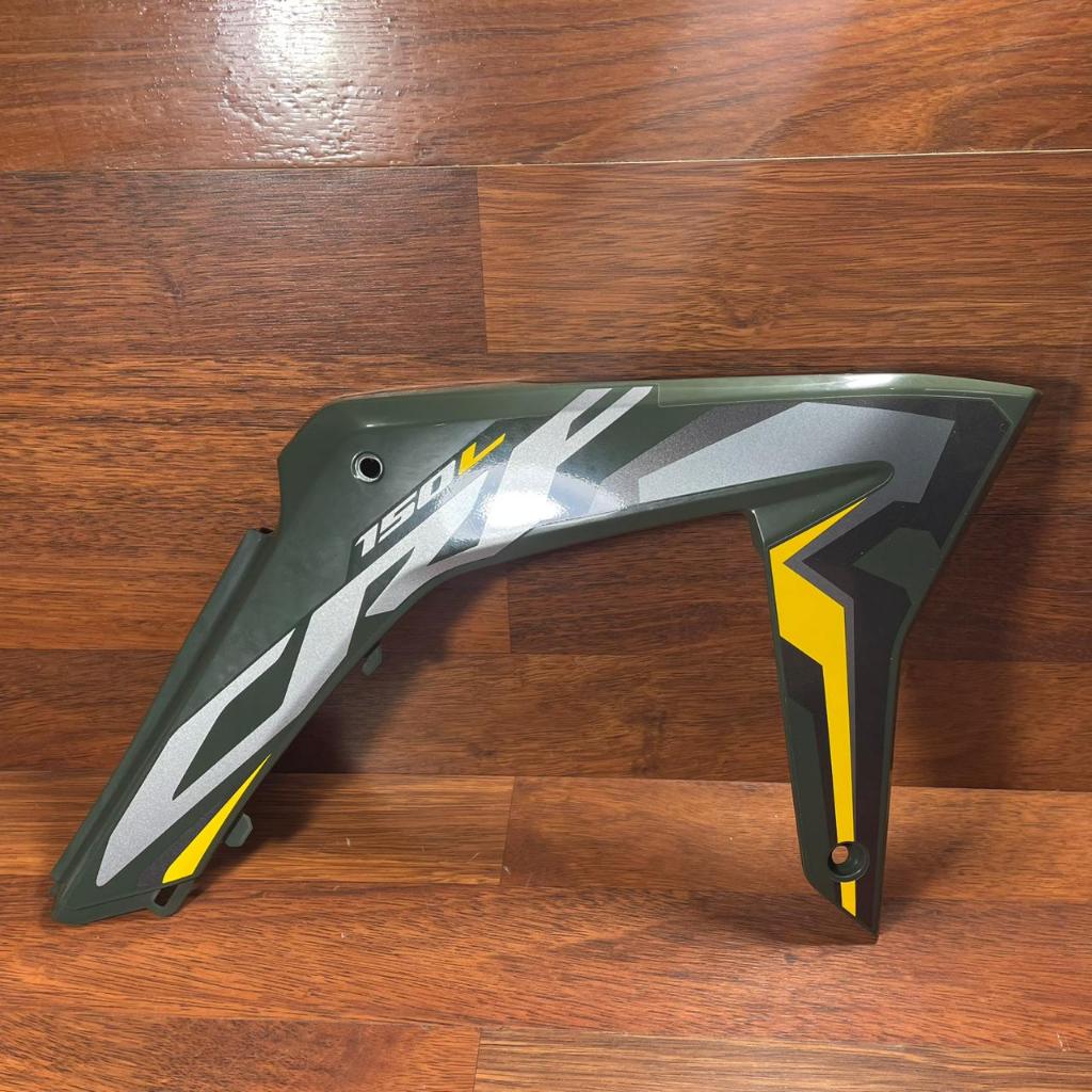 HIJAU ชุดฝาครอบตัวถังขวาสีเขียว Type 2 Honda CRF150L K84 ORIGINAL 17546K84620ZA