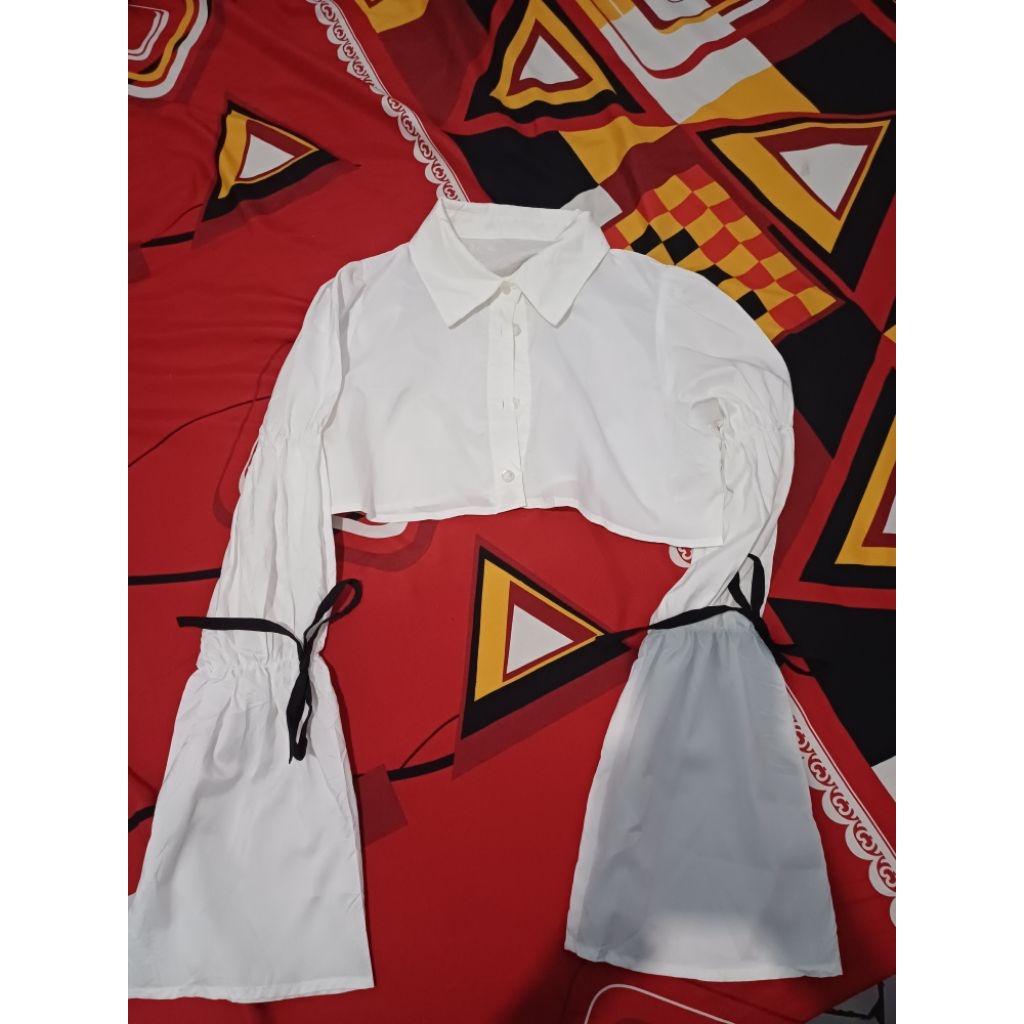 เสื้อครอป KEMEJA Grl