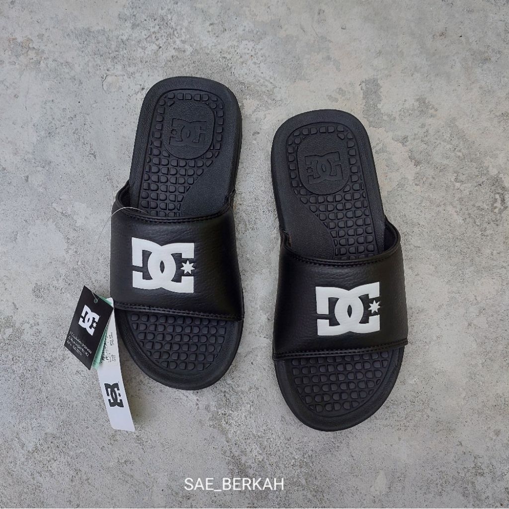รองเท้าแตะ DC Bolsa ดั้งเดิม