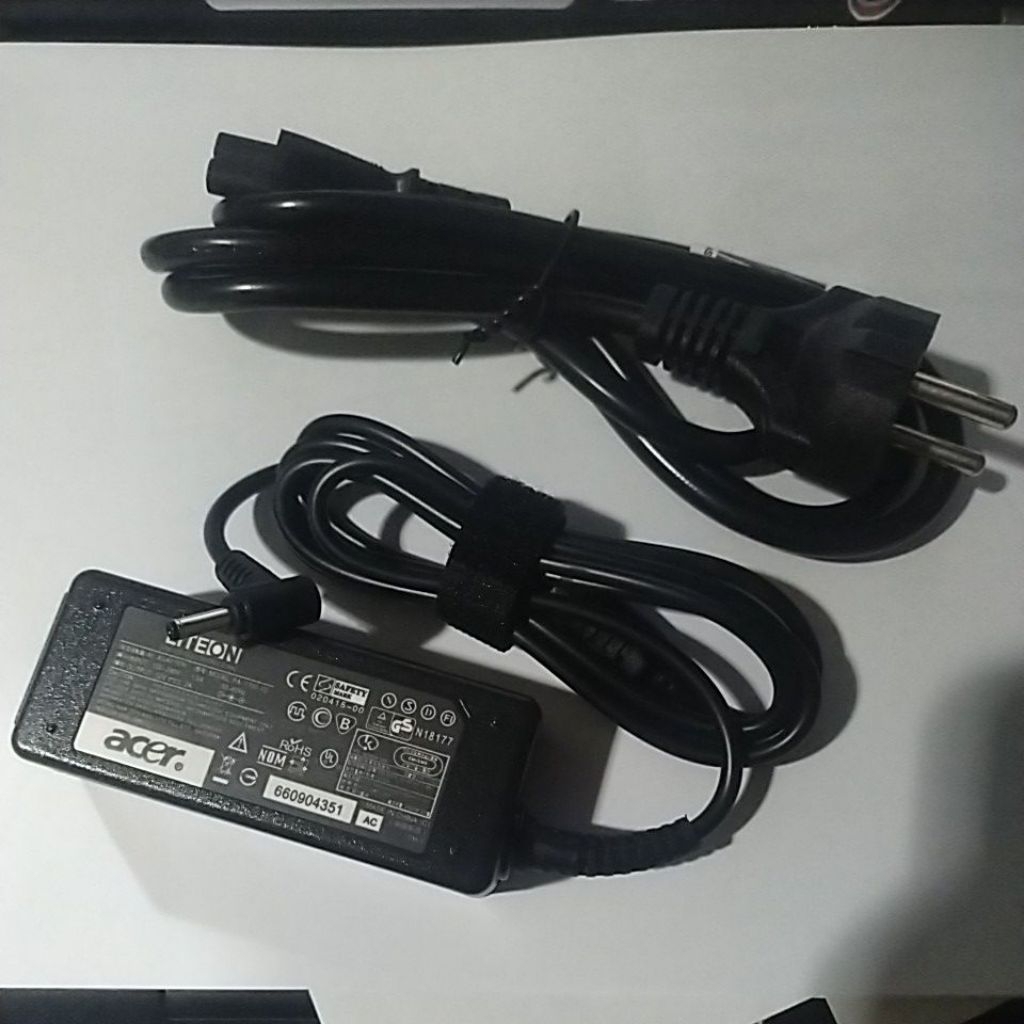 อะแดปเตอร์ชาร์จสําหรับ Acer Aspire Lite 14 AL14-31 AL14-51 12v