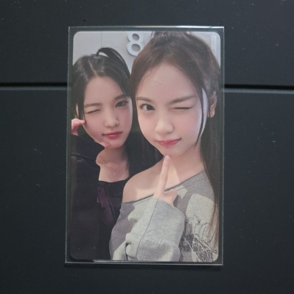 [OFFICIAL] PHOTOCARD HEARTS2HEARTS THE CHASE UNIT CARMEN YUHA YIZHIYU 2.0 YZY POB