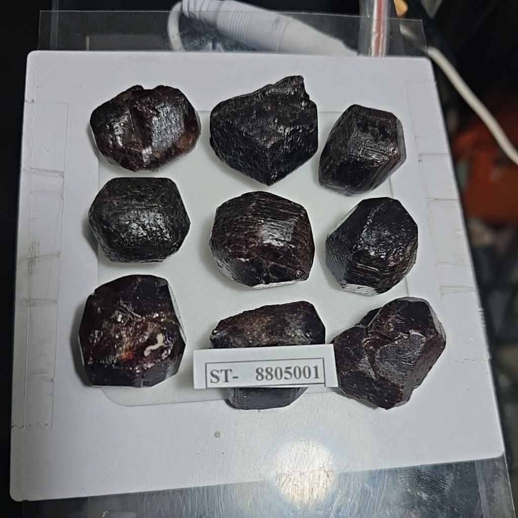 RED GARNET ROUGH STONE ORIGINAL STONE