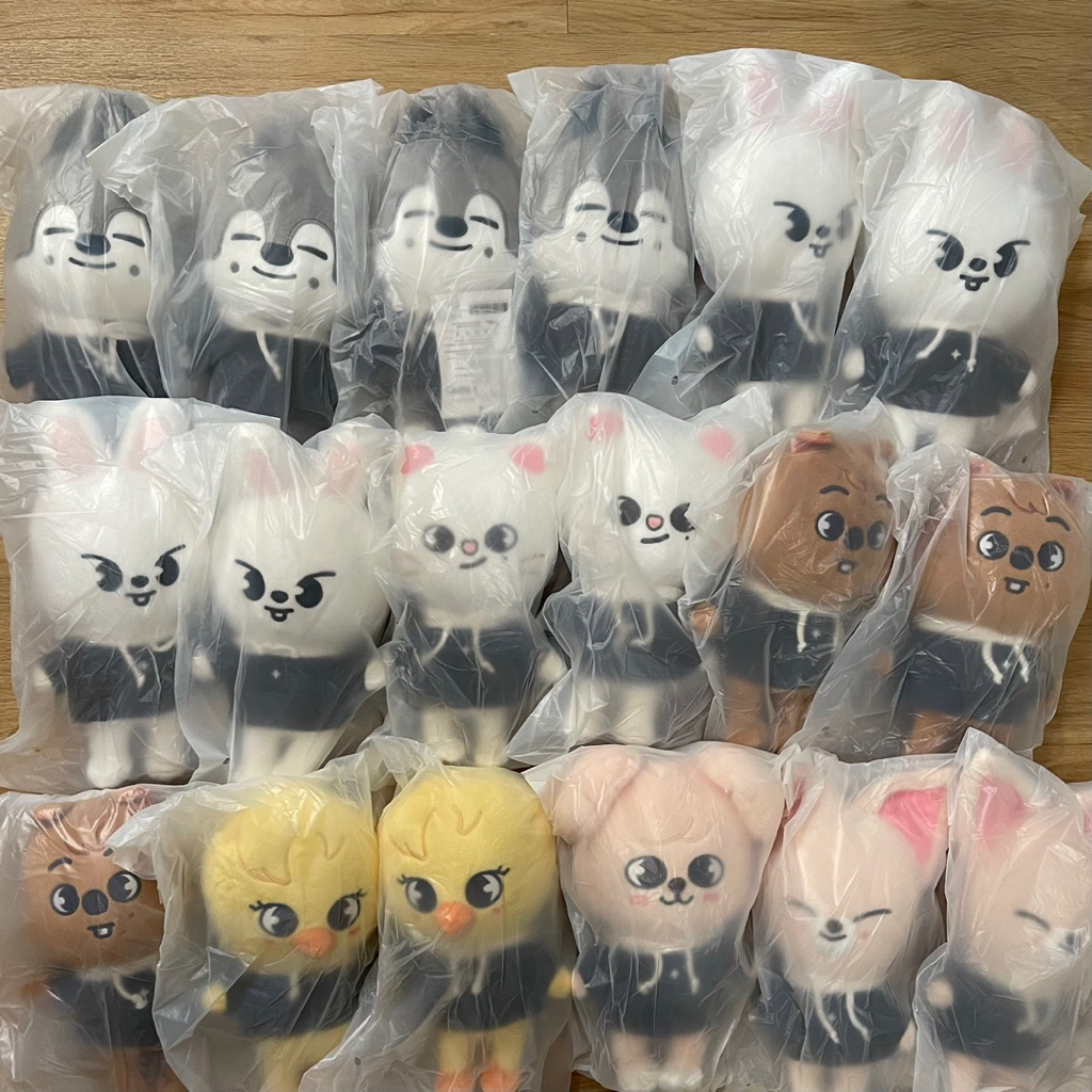 สินค้า SKZ - SKZOO PLUSH ORIGINAL Ver (20cm) 4 wolfchan, 4 leebit, 2 janiret, 3 han quokka, 2 bbokar
