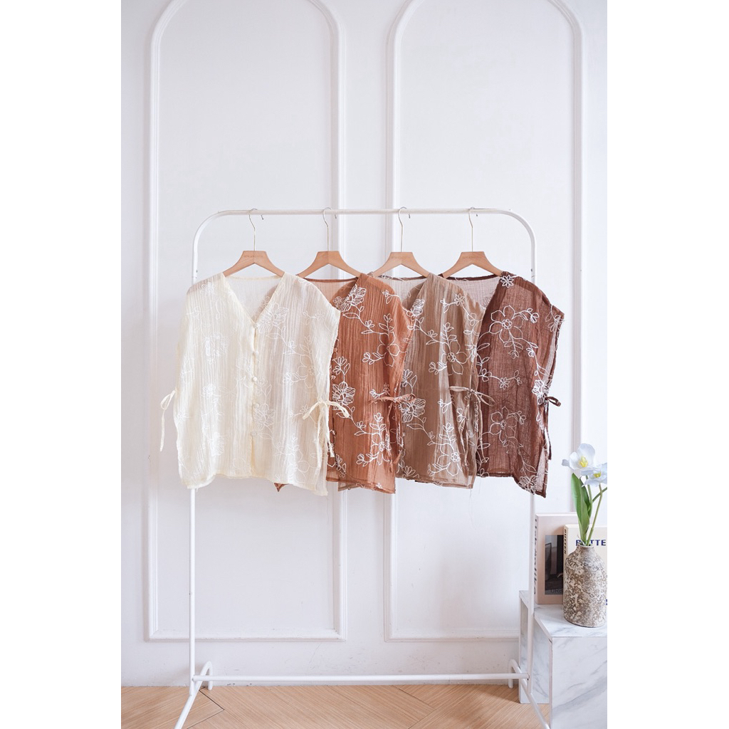 CECILIA VEST********