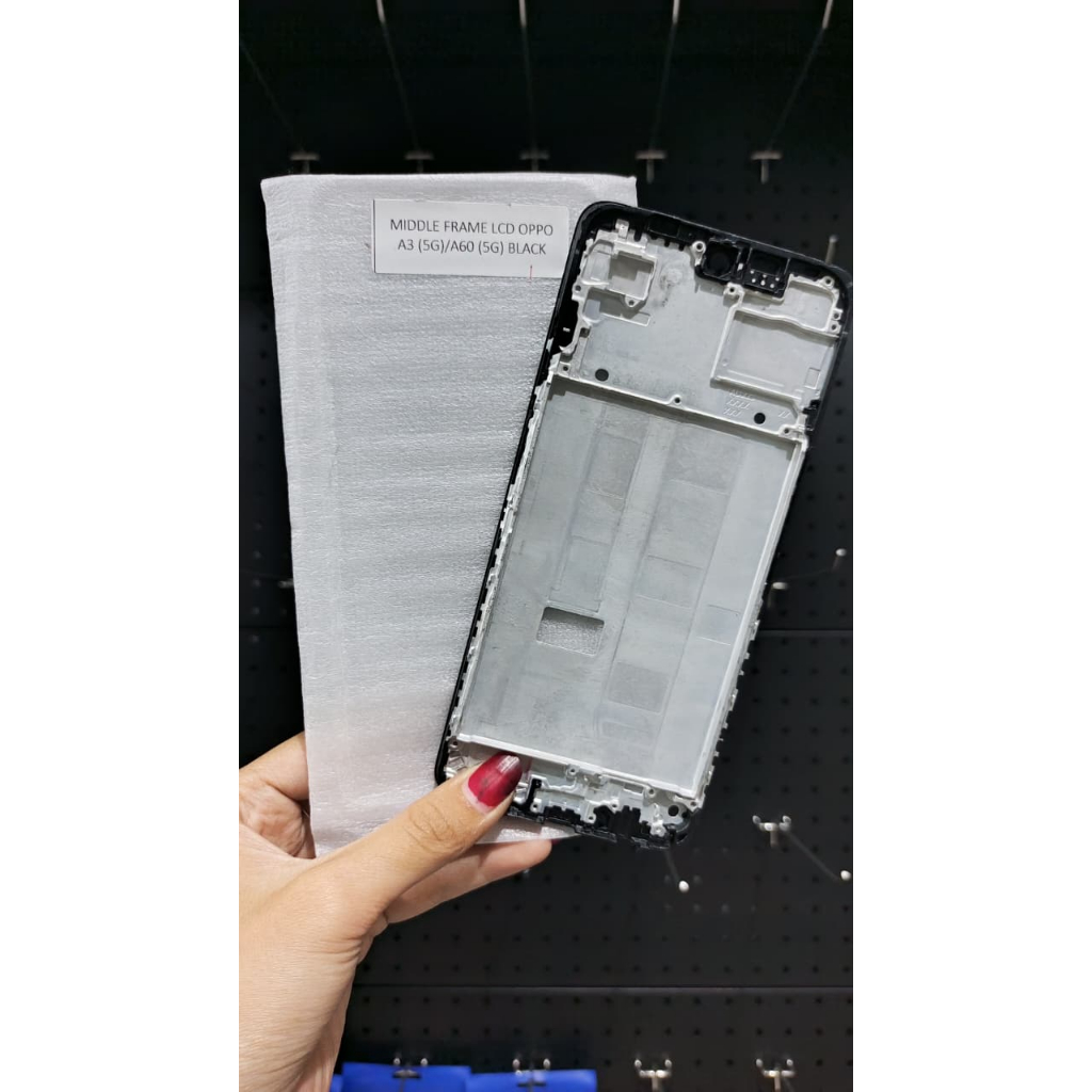 MIDDLE FRAME - OPPO A3 5G / A60 5G สีดํา MIDDLE FRAME