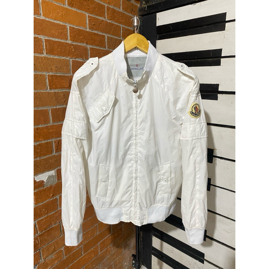 เสื้อแจ็คเก็ตลําลอง Moncler